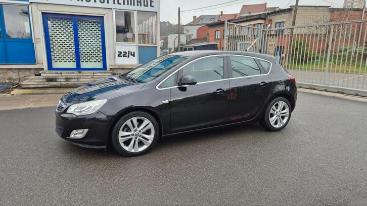 Opel Astra J Sedan Km 155000 1.7Cdti Volledige optie jaar 20, Auto's, Opel, Bedrijf, Te koop, Astra, ABS, Airbags, Airconditioning
