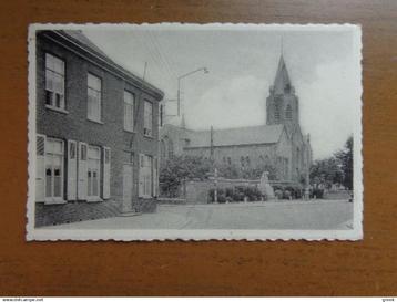 Postkaart Eernegem, St Medaruskerk, klooster en standbeeld beschikbaar voor biedingen