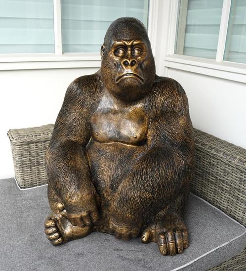 Mooi tuinbeeld van een gorilla., Tuin en Terras, Tuinbeelden, Zo goed als nieuw, Dierenbeeld, Kunststof, Ophalen