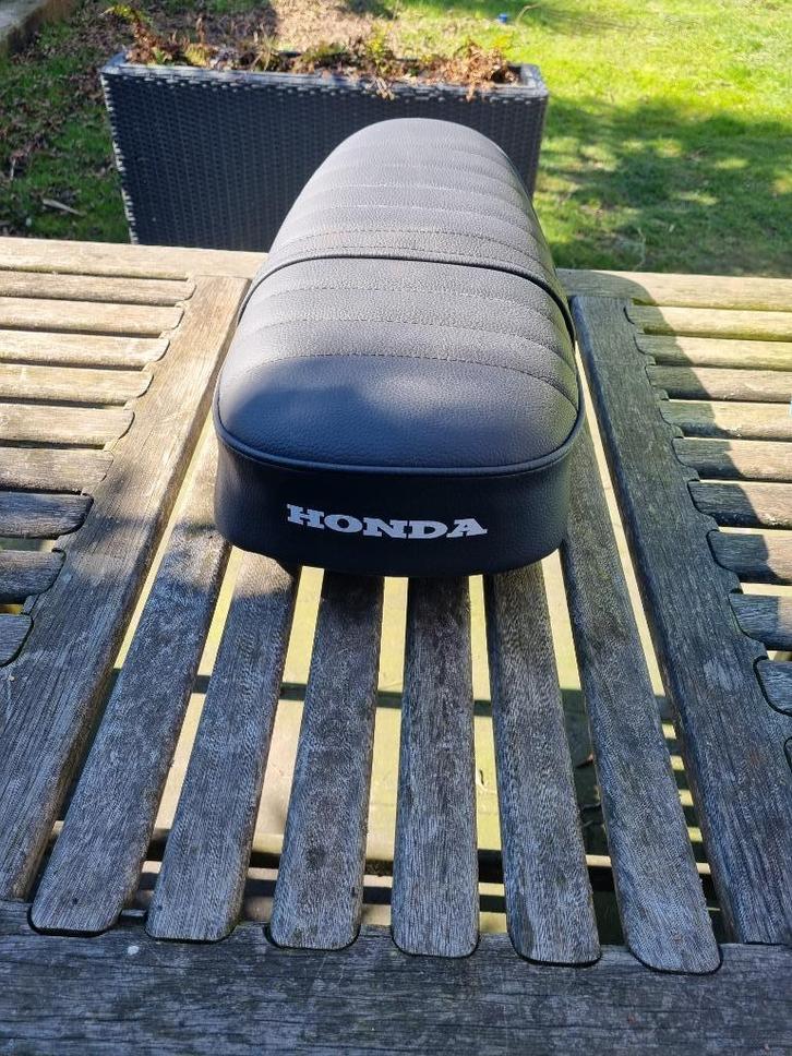 Honda dax zadel, Motoren, Onderdelen | Honda, Gereviseerd, Ophalen of Verzenden