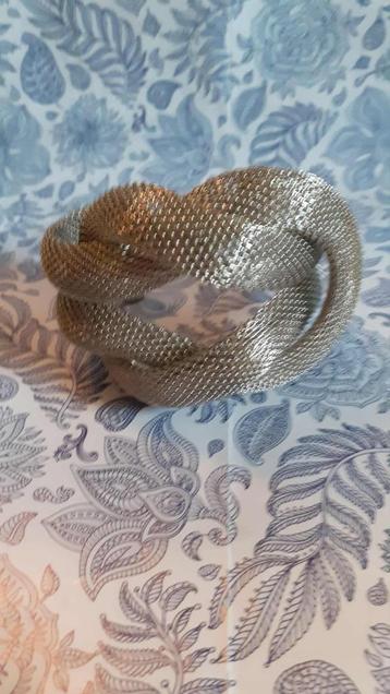 bracelet manchette 4 bandes métal croisé (x2006) beschikbaar voor biedingen