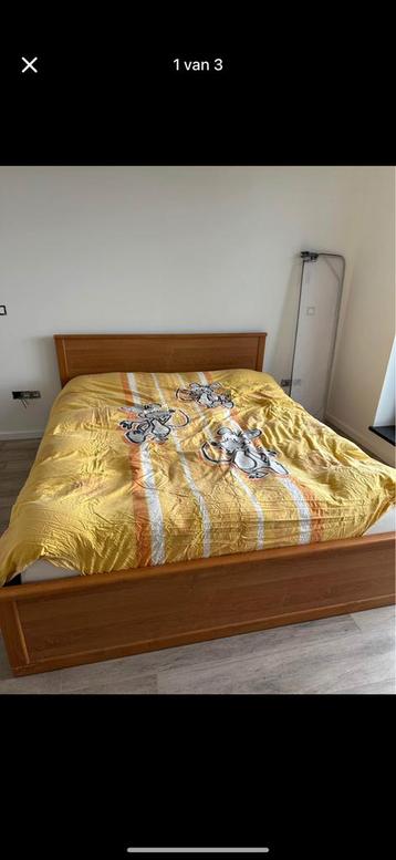 Houten bed beschikbaar voor biedingen