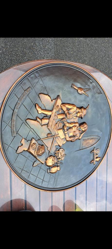 DE LIEFDE GAAT DOOR DE MAAG ,breugheliaans wandbord, Antiquités & Art, Antiquités | Assiettes décoratives & Carrelages, Enlèvement