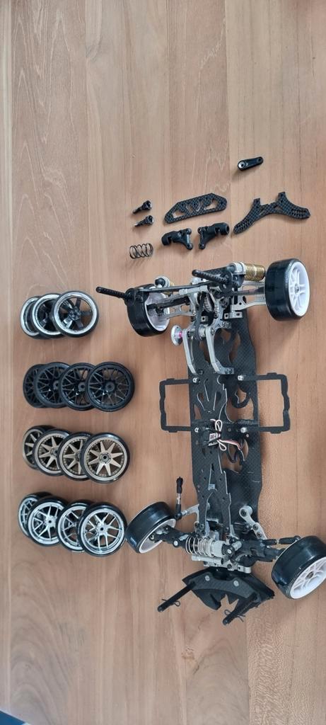 Sakura drift D4 met hopups, Hobby en Vrije tijd, Modelbouw | Radiografisch | Auto's, Zo goed als nieuw, Ophalen of Verzenden