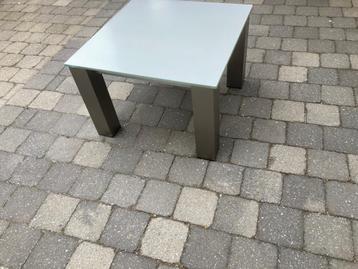 Salontafel  beschikbaar voor biedingen