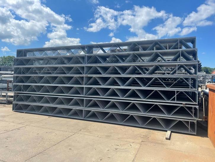 (tralie)spanten 8000 mm, Doe-het-zelf en Bouw, Ladders en Trappen, Gebruikt, Ophalen of Verzenden