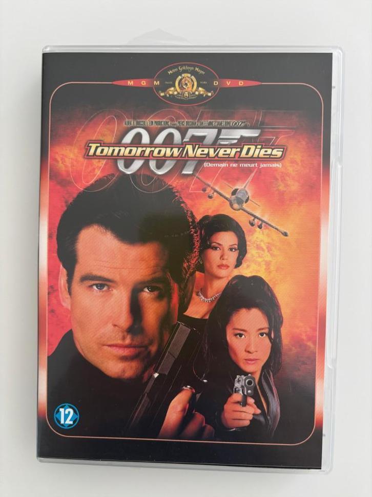 James Bond 007 Tomorrow Never Dies + Extra's, CD & DVD, DVD | Action, Comme neuf, Action, Tous les âges, Enlèvement ou Envoi