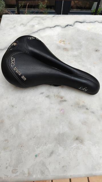 Selle Italia leer  beschikbaar voor biedingen
