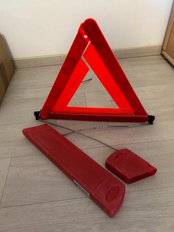 Triangle d'avertissement pour voiture