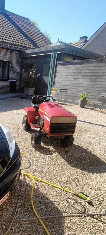 Roper zitmaaier/tuintrekker beschikbaar voor biedingen