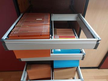 Tiroirs en métal pour dossiers à suspendre beschikbaar voor biedingen