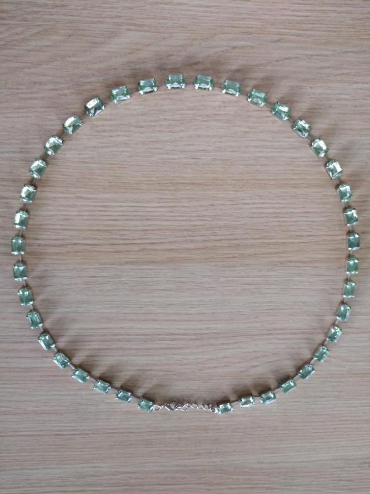 halsketting mintgroene rechthoekig geslepen glas, Handtassen en Accessoires, Kettingen, Gebruikt, Overige materialen, Groen, Ophalen of Verzenden