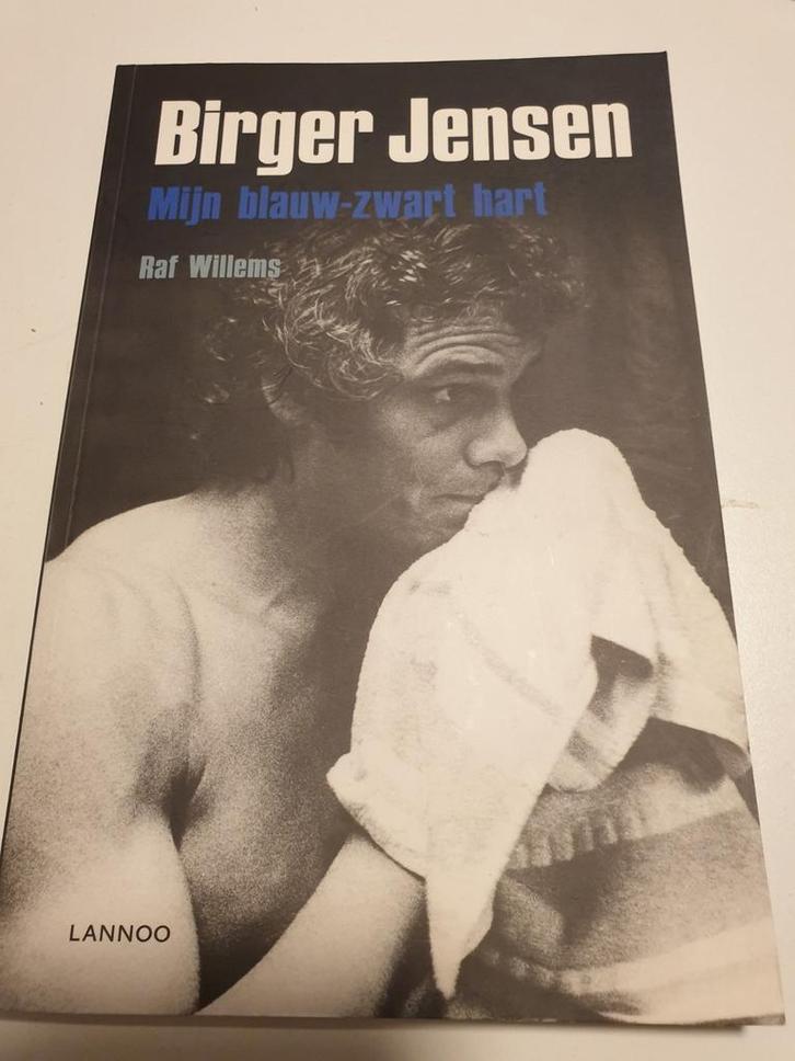 Raf Willems - BIRGER JENSEN Club Brugge min blauw-zwart hart, Boeken, Sportboeken, Zo goed als nieuw, Balsport, Ophalen of Verzenden