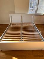Bedframe incl. 2 lattenbodems, Huis en Inrichting, Slaapkamer | Bedden, Ophalen, Zo goed als nieuw, Wit