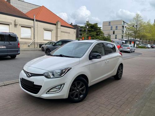 Hyundai i20 /1.2i Benzine/2014 /111000.km/Open Dak/Airco/, Auto's, Hyundai, Bedrijf, i20, ABS, Adaptieve lichten, Adaptive Cruise Control