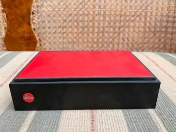 Nieuw Leica M Q SL Dealer Shop Box Stand beschikbaar voor biedingen