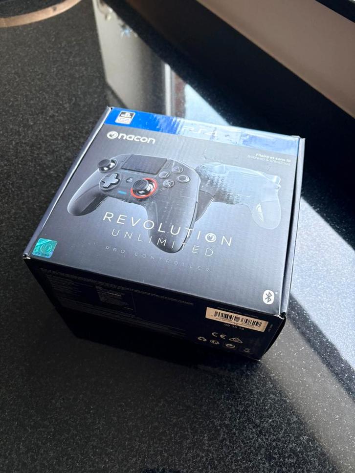Revolution Unlimited Pro neuf !!!!!!!, Consoles de jeu & Jeux vidéo, Consoles de jeu | Sony Consoles | Accessoires, PlayStation 4