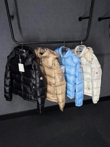 Moncler jassen beschikbaar voor biedingen