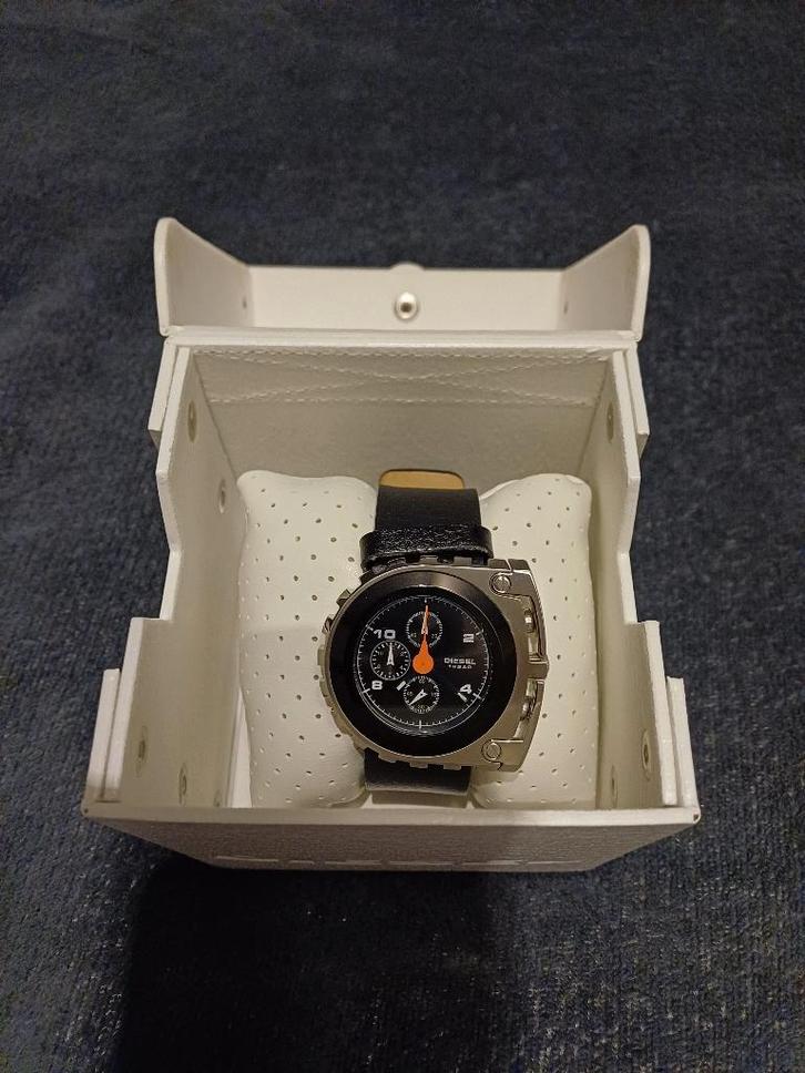 Montre Diesel pour homme, Bijoux, Sacs & Beauté, Montres | Hommes, Comme neuf, Montre-bracelet, Autres marques, Acier, Cuir, Enlèvement