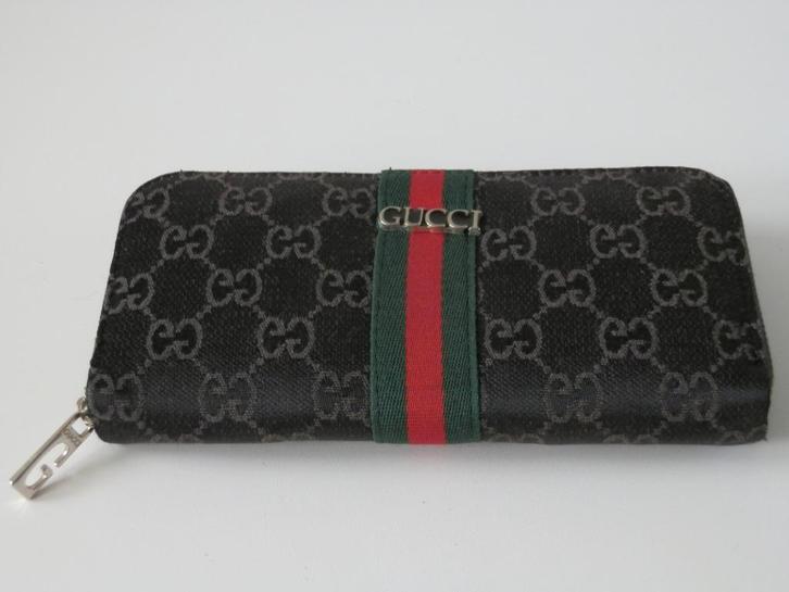 Gucci portemonnee. Groot., Handtassen en Accessoires, Portemonnees, Zo goed als nieuw, Overige merken, Overige kleuren, Ophalen of Verzenden