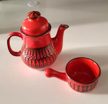 setje theepot en suikerpot jasba keramiek rood vintage '70  beschikbaar voor biedingen