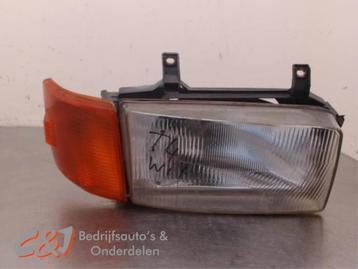 Koplamp rechts van een Volkswagen Transporter beschikbaar voor biedingen