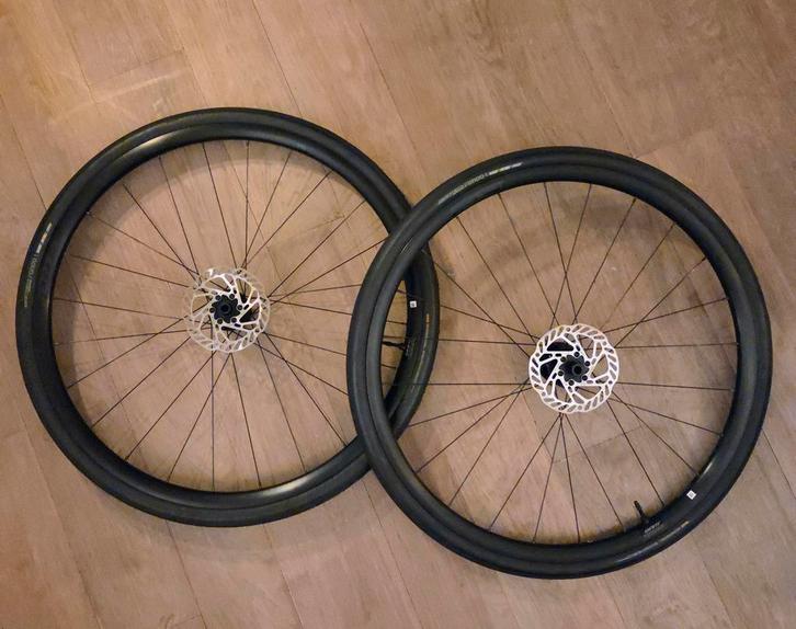 Roues Giant P-R2 + pneu Grand Fondo + disques freins (neufs), Vélos & Vélomoteurs, Vélos | Vélos de course, Giant, Enlèvement
