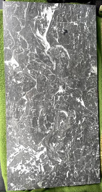Uitzonderlijk Marmeren 'St- Anna' plaat (100 cm x 50 cm) beschikbaar voor biedingen