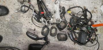 Alle GSXR SRAD 750onderdelen beschikbaar voor biedingen
