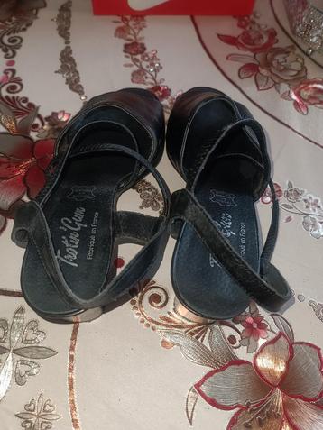 Te koop
Van echte Leder Maat 40 beschikbaar voor biedingen