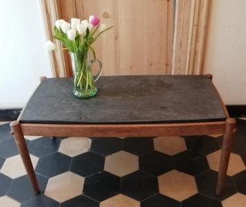 zeldzame classy vintage tafel met leisteen, minimalistisch