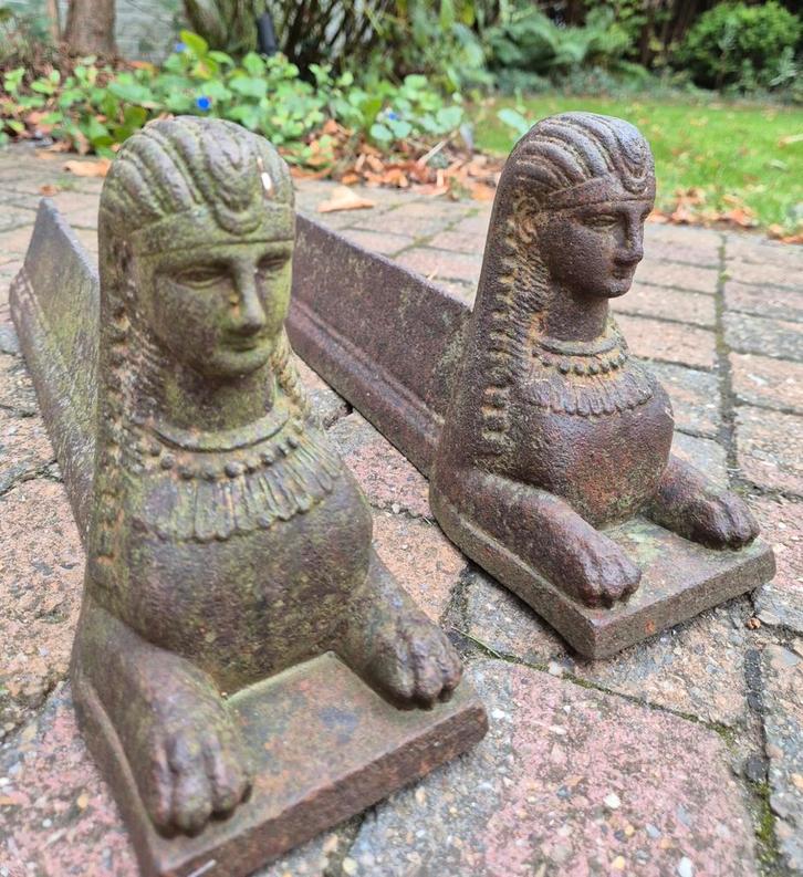 Set gietijzeren vuurbokken / haardijzers (andirons, chenets), Tuin en Terras, Waterpartijen en Fonteinen, Gebruikt, Gietijzer
