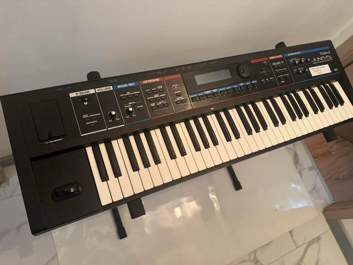 Roland juno di, Muziek en Instrumenten, Synthesizers, Zo goed als nieuw, 61 toetsen, Roland, Met midi-aansluiting, Ophalen