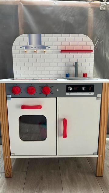 Speelgoed keuken van hout met heel veel extra's beschikbaar voor biedingen