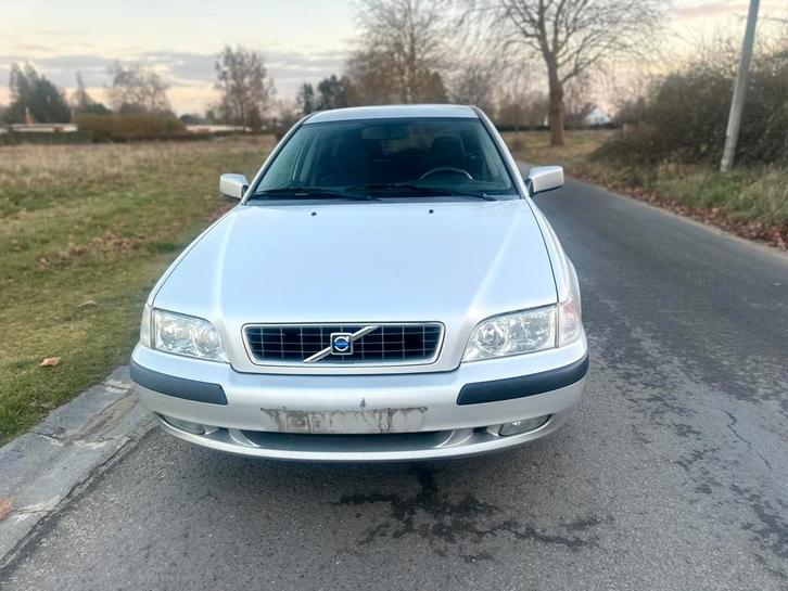Volvo V40*1.9Diesel * 2003* 150.000km* A/C*, Auto's, Volvo, Bedrijf, V40, Diesel, Break, Handgeschakeld, Zilver of Grijs, Leder
