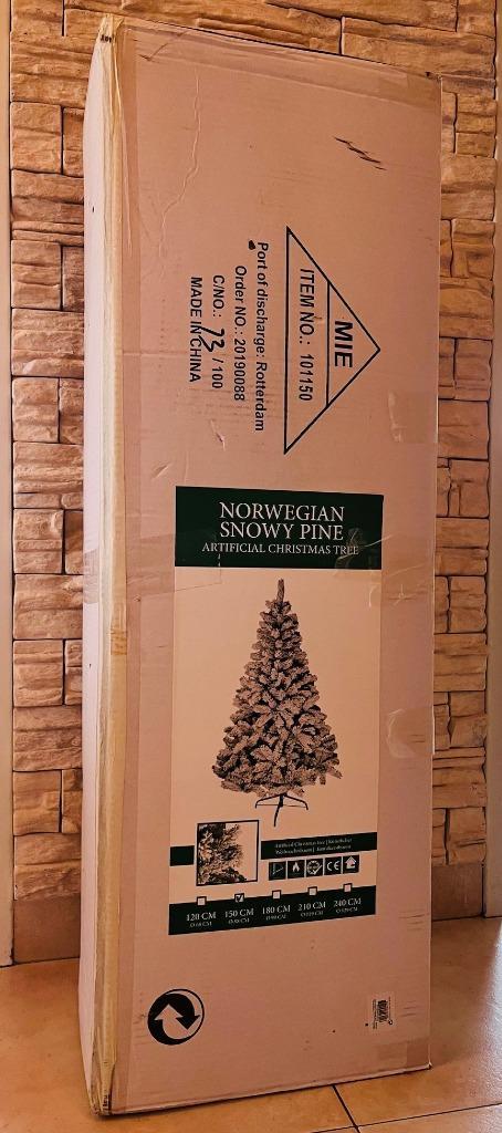 kerstboom met sneeuw, Diversen, Kerst, Zo goed als nieuw, Ophalen
