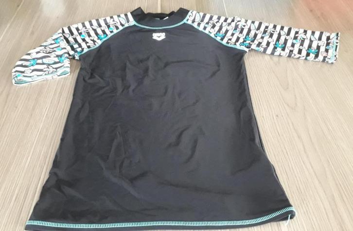 UV werende zwem T-shirt, Kinderen en Baby's, Kinderkleding | Kinder-zwemkleding, Gebruikt, Overig, UV-zwemkleding, Ophalen of Verzenden