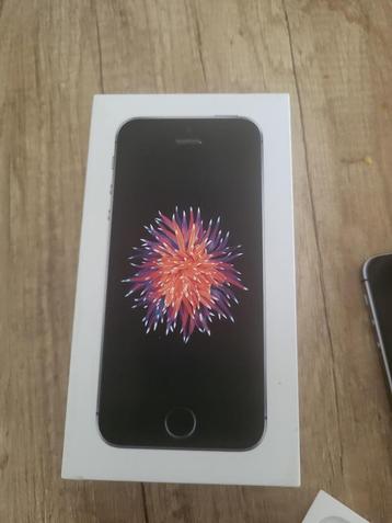 Apple Iphone SE 64 GB Noir +++++++ pour pièces beschikbaar voor biedingen