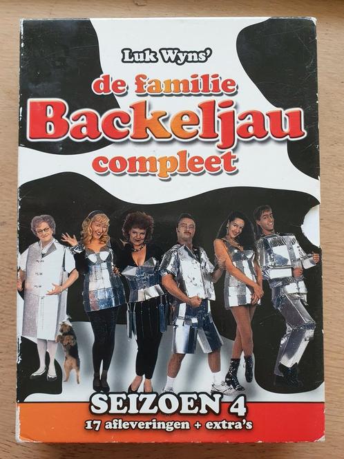 De Familie Backelau Seizoen 4 (Luk Wyns), CD & DVD, DVD | TV & Séries télévisées, Utilisé, Comédie, Coffret, Tous les âges, Enlèvement ou Envoi