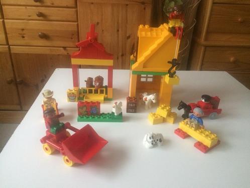 Duplo  "la ferme" ensemble avec personnages et animaux, Kinderen en Baby's, Speelgoed | Duplo en Lego, Gebruikt, Duplo, Complete set