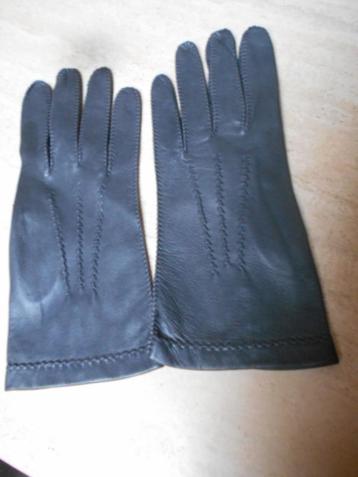 4 paar gloednieuwe lederen handschoenen 10 € beschikbaar voor biedingen