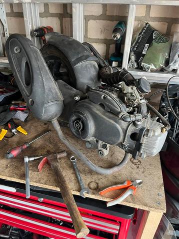 Piaggio zip 4t blok (compleet) (werking onbekend) beschikbaar voor biedingen