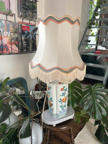 Vintage antieke lamp beschikbaar voor biedingen