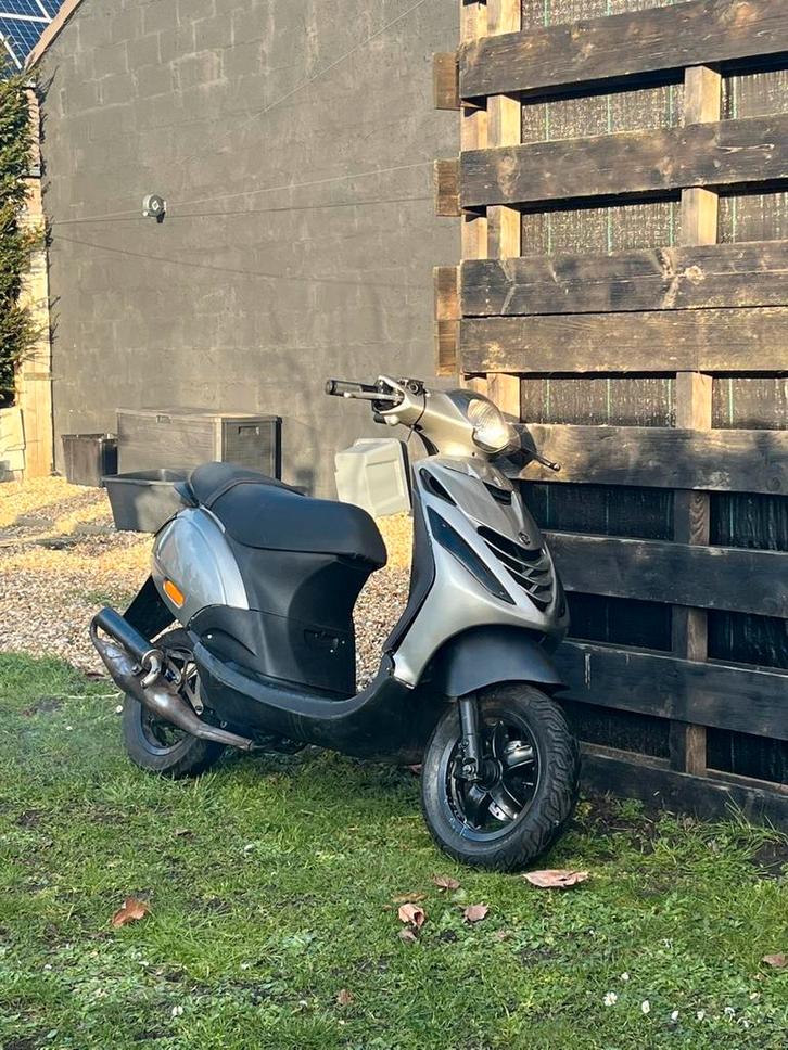 Zip 70 cc 2takt a klasse, Fietsen en Brommers, Scooters | Piaggio, Zo goed als nieuw, Zip, Ophalen of Verzenden