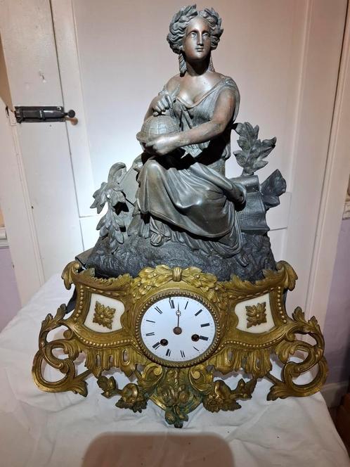 Pendule is een allegorie voor exploratie., Antiek en Kunst, Antiek | Klokken, Ophalen of Verzenden
