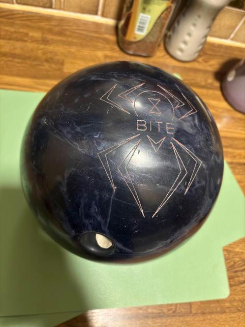 marteau Clack Veuve BITE VERY RARE VINTAGE boule de bowling, Sports & Fitness, Bowling, Comme neuf, Boule, Enlèvement ou Envoi