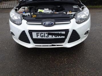 Voorbumper van een Ford Focus (5B) beschikbaar voor biedingen