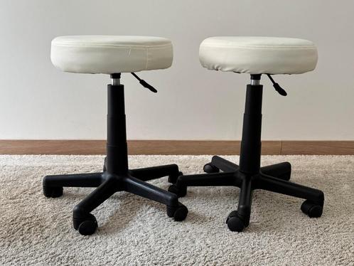 witte tabouret op wielen, Huis en Inrichting, Krukjes, Zo goed als nieuw, Kunststof, Ophalen