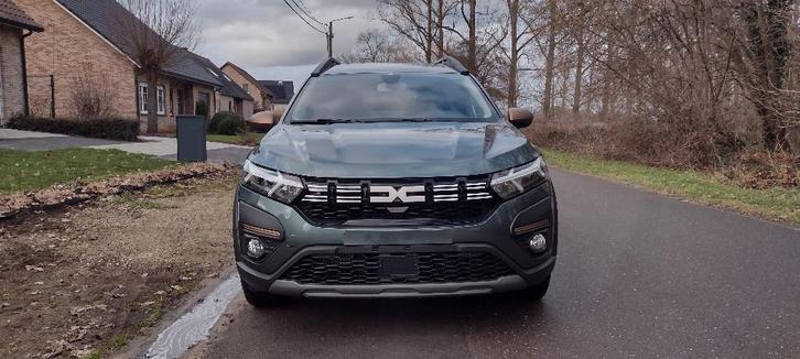 Dacia Jogger extreme 20900 km, 5 pl, 5/2023, 16 900€, Autos, Dacia, Particulier, Jogger, ABS, Caméra de recul, Airbags, Air conditionné