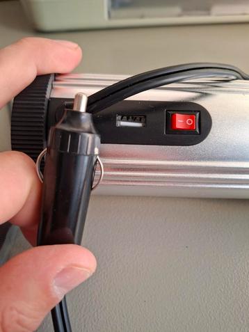 Transformateur 12v - 230V - allume cigare beschikbaar voor biedingen